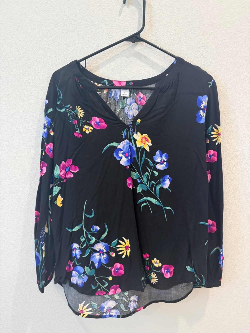 Old Navy Black Floral Button-Front Blouse